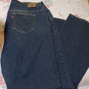 Levi straus curvy women jeans